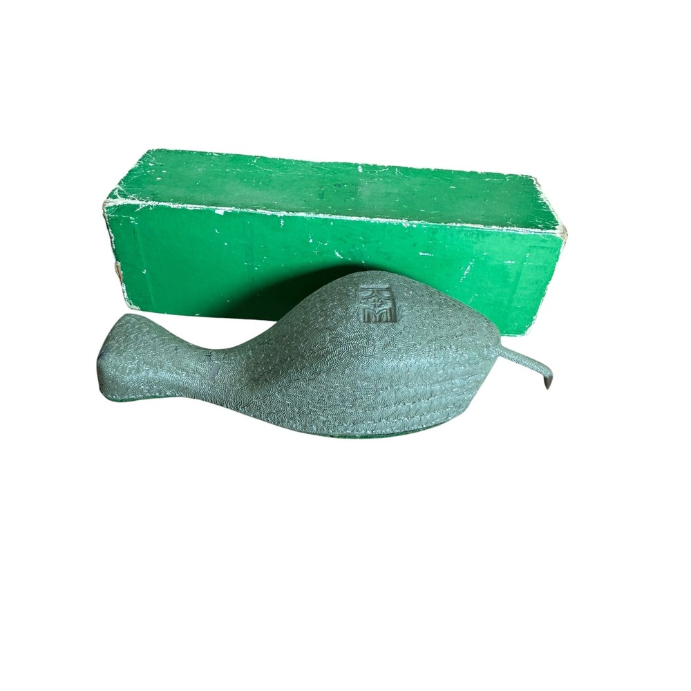 K+M Whale Figurine Unisex OS Green Good Vintage Cast Metal Nautical Decor - Picture 2 of 7